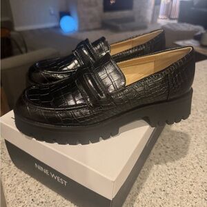 Nine West Black Croc-Embossed Loafers for Women 7.5
